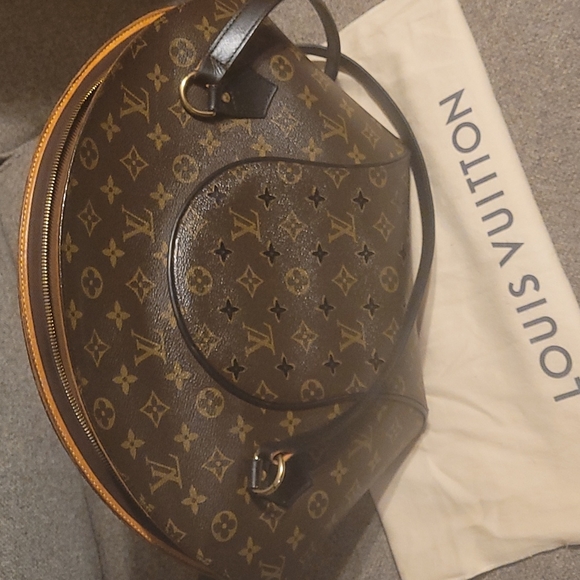 Authentic Louis Vuitton Eclipse handbag - Picture 4 of 5
